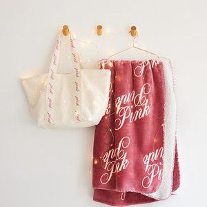 NWT Victoria's Secret Cozy Plush Blanket & Tote Set